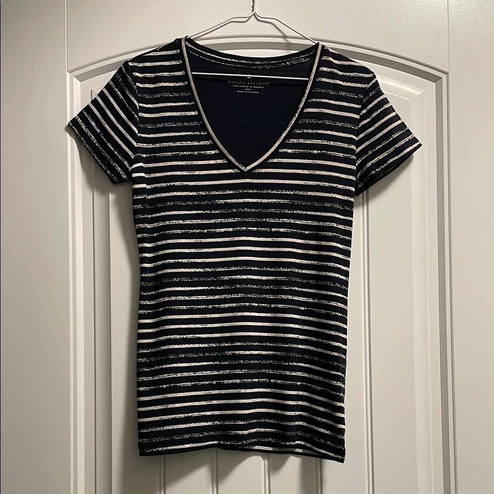 Banana Republic Black and White Striped V-Neck Tee EUC